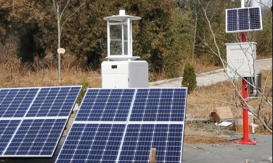 安徽埇桥区林业局从河南云飞科技引进测报灯和气象站